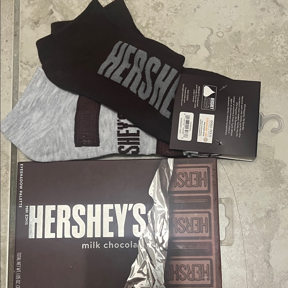 Bundle of Hershey’s eyeshadow palette and Brown and Gray Casual Socks